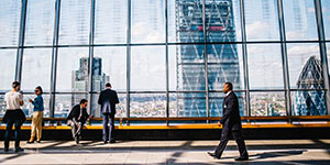 堅持“抓落實、求實事、負責任”的九字方針，積極踐行“安老、扶幼、助學、濟困”宗旨，勇?lián)髽I(yè)社會責任。